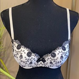 🛍2 for $20!!🛍 Victoria secret bra 34C